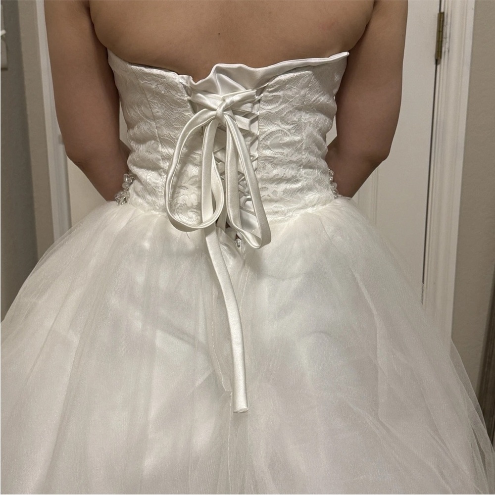 Elegant White Strapless Dress
